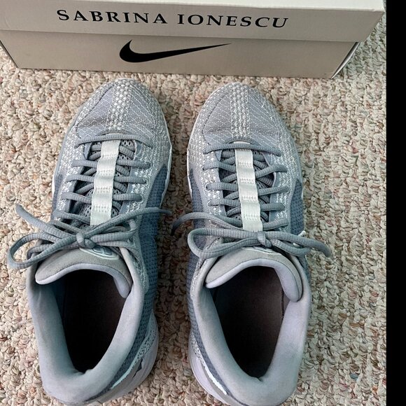 Nike Sabrina 1 TB Wolf Grey W Size 9 Sabrina Lonescu Basetkball Shoes - Picture 3 of 6